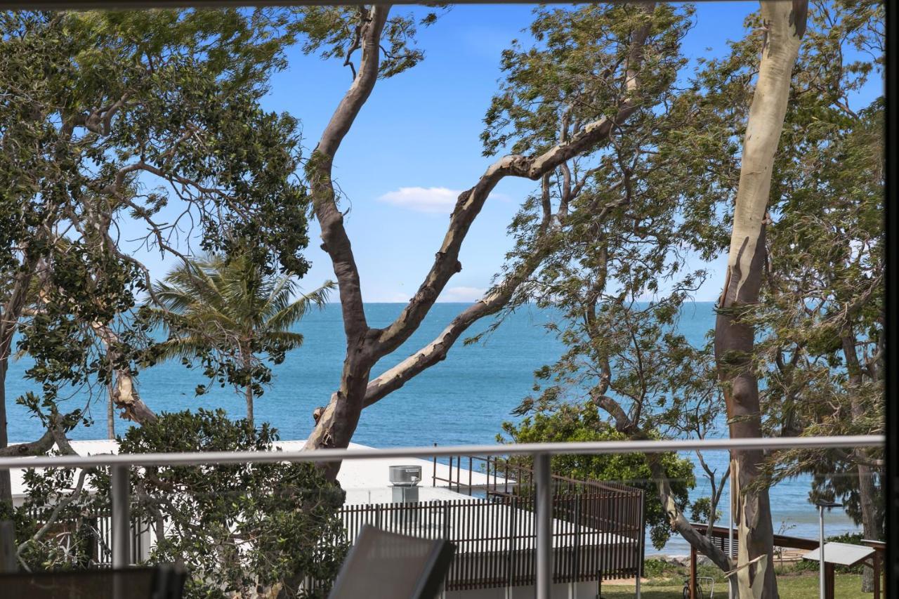 Eden By The Bay Aparthotel Hervey Bay Exteriör bild
