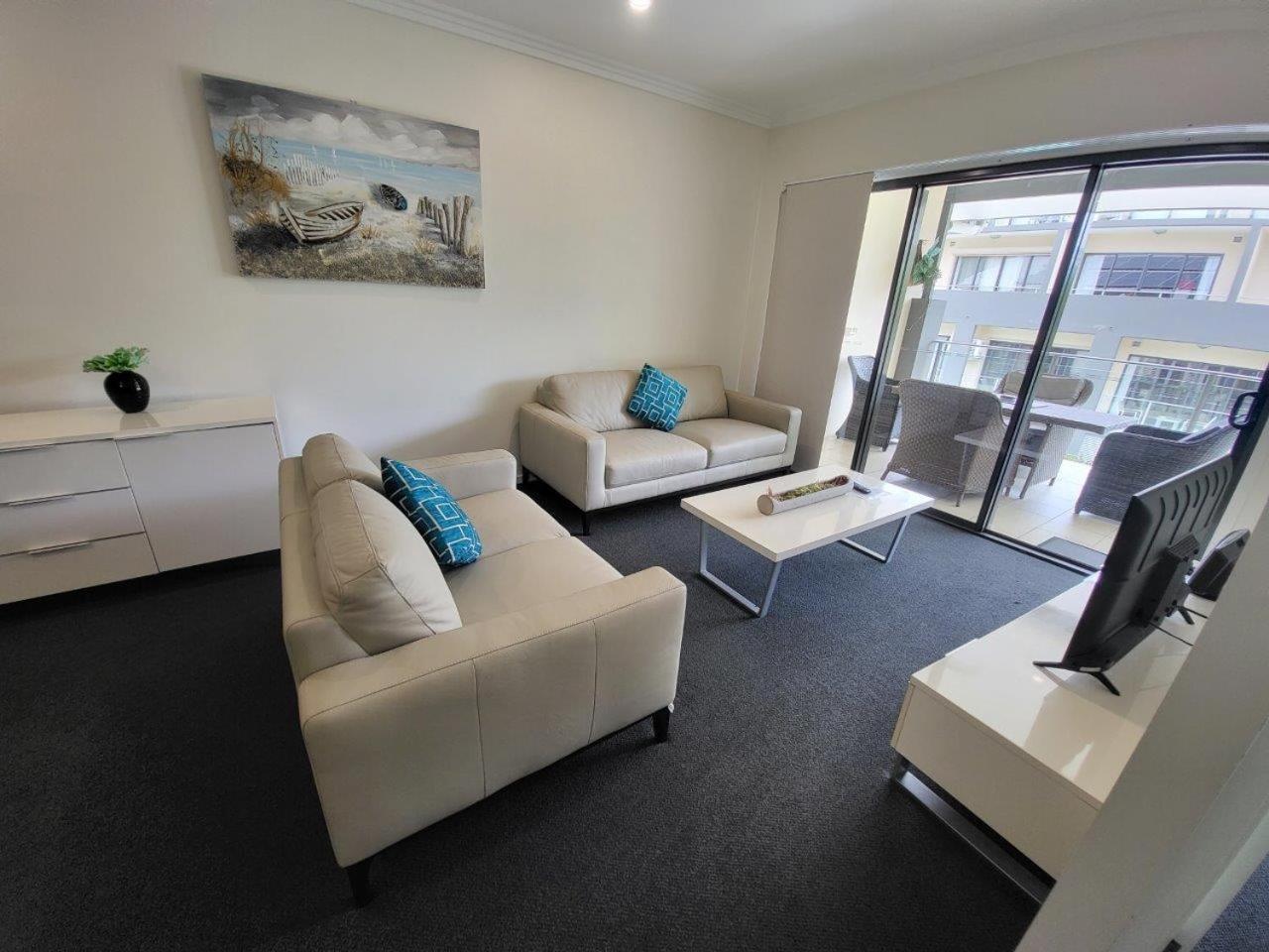 Eden By The Bay Aparthotel Hervey Bay Exteriör bild