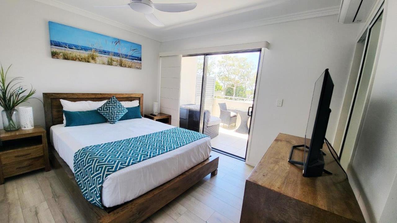 Eden By The Bay Aparthotel Hervey Bay Exteriör bild